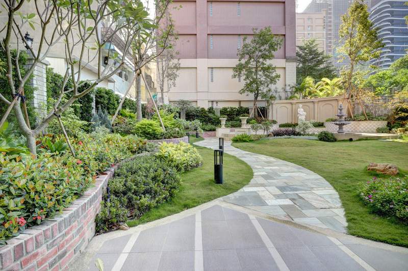 鴻築白朗峰 鴻築白朗峰